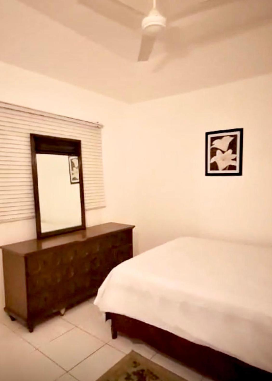 House With Pool, Shops, 3mins From Airport And Near Strip Appartamento