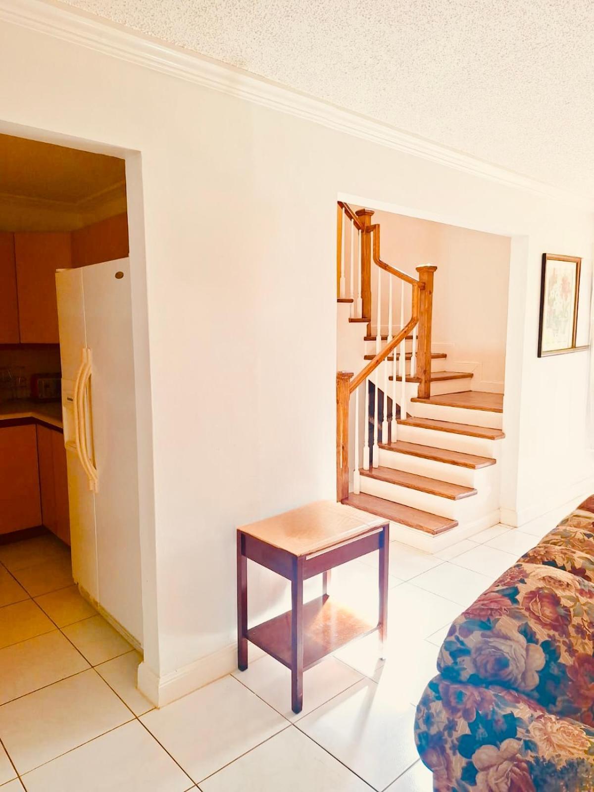 House With Pool, Shops, 3mins From Airport And Near Strip *